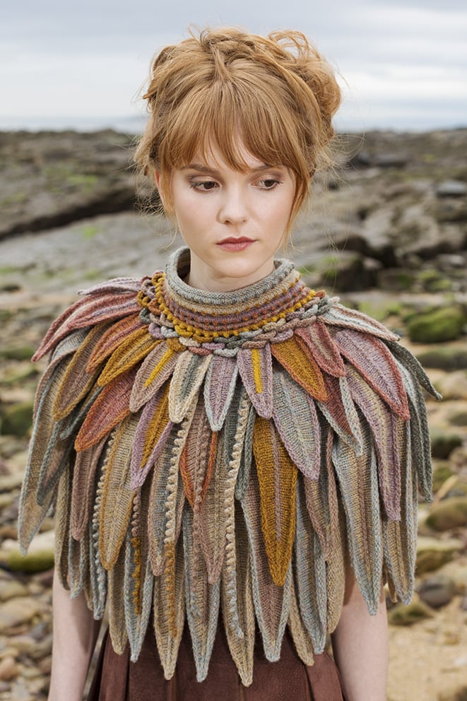 Large collar hand knitwear design by Alice Starmore from the book Glamourie Large collar hand knitwear design by Alice Starmore from the book Glamourie