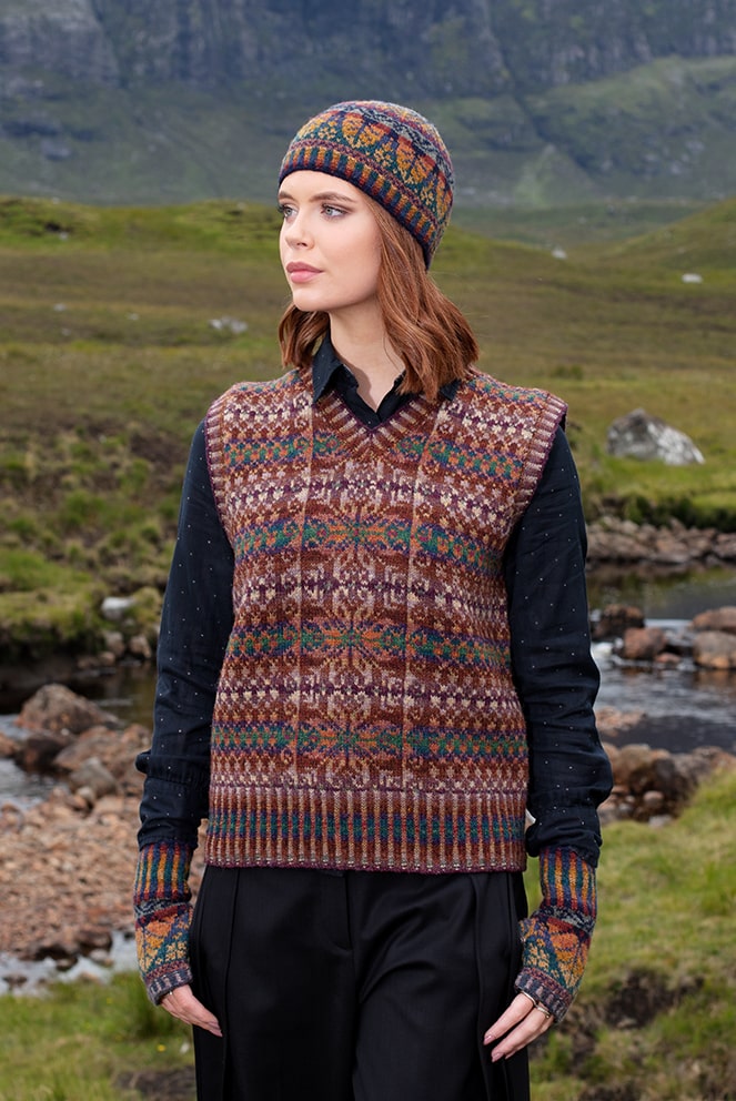 Thoroughbred hand knitwear design by Alice Starmore from Virtual Yarns Thoroughbred hand knitwear design by Alice Starmore from Virtual Yarns