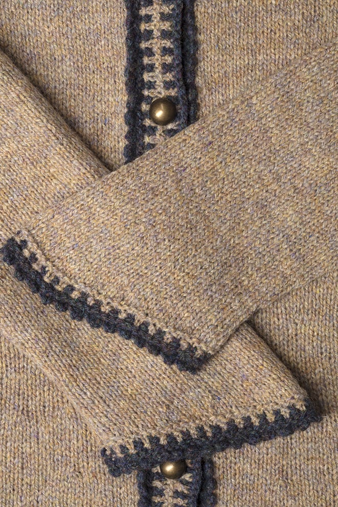 Elizabeth Woodville hand knitwear design by Alice Starmore from the book Tudor Roses Elizabeth Woodville hand knitwear design by Alice Starmore from the book Tudor Roses