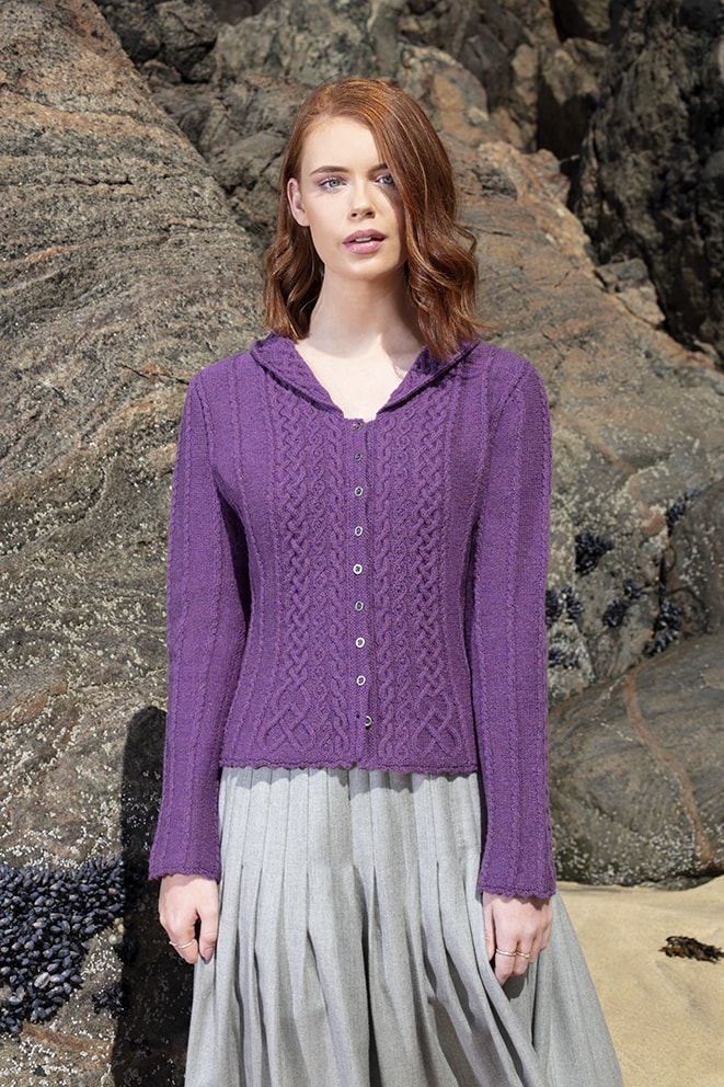 Eala Bhan hand knitwear design by Alice Starmore from the book Aran Knitting Eala Bhan hand knitwear design by Alice Starmore from the book Aran Knitting