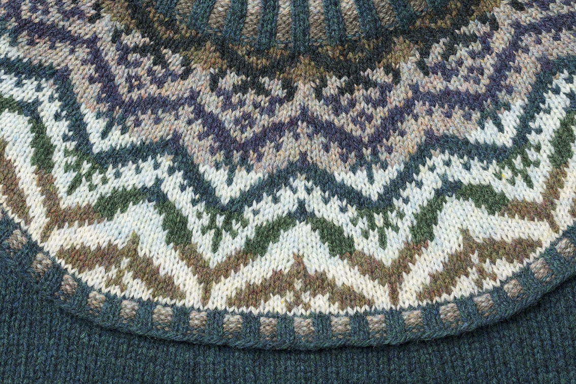 Mervielle Du Jour hand knitwear design by Alice Starmore for Virtual Yarns Mervielle Du Jour hand knitwear design by Alice Starmore for Virtual Yarns