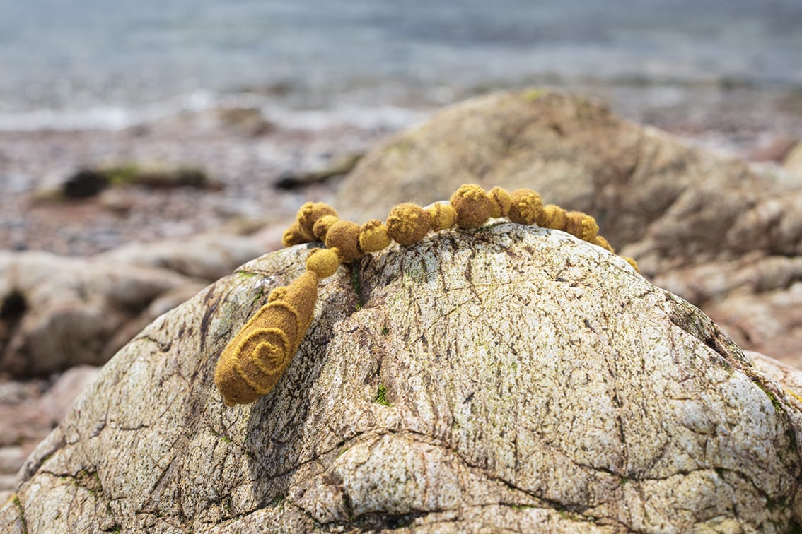Knitted and felted necklace design by Alice Starmore for Virtual Yarns Knitted and felted necklace design by Alice Starmore for Virtual Yarns