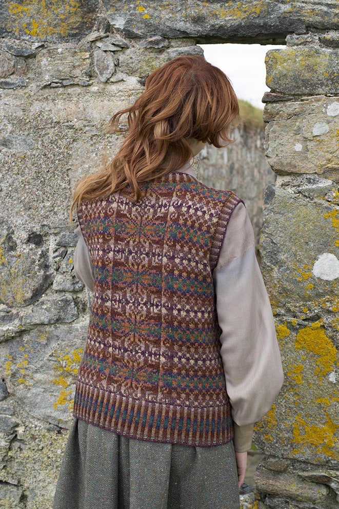 Thoroughbred hand knitwear design by Alice Starmore for Virtual Yarns